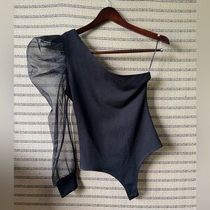 TCEC Black Ribbed One-Shoulder Bodysuit with Sheer Sleeve